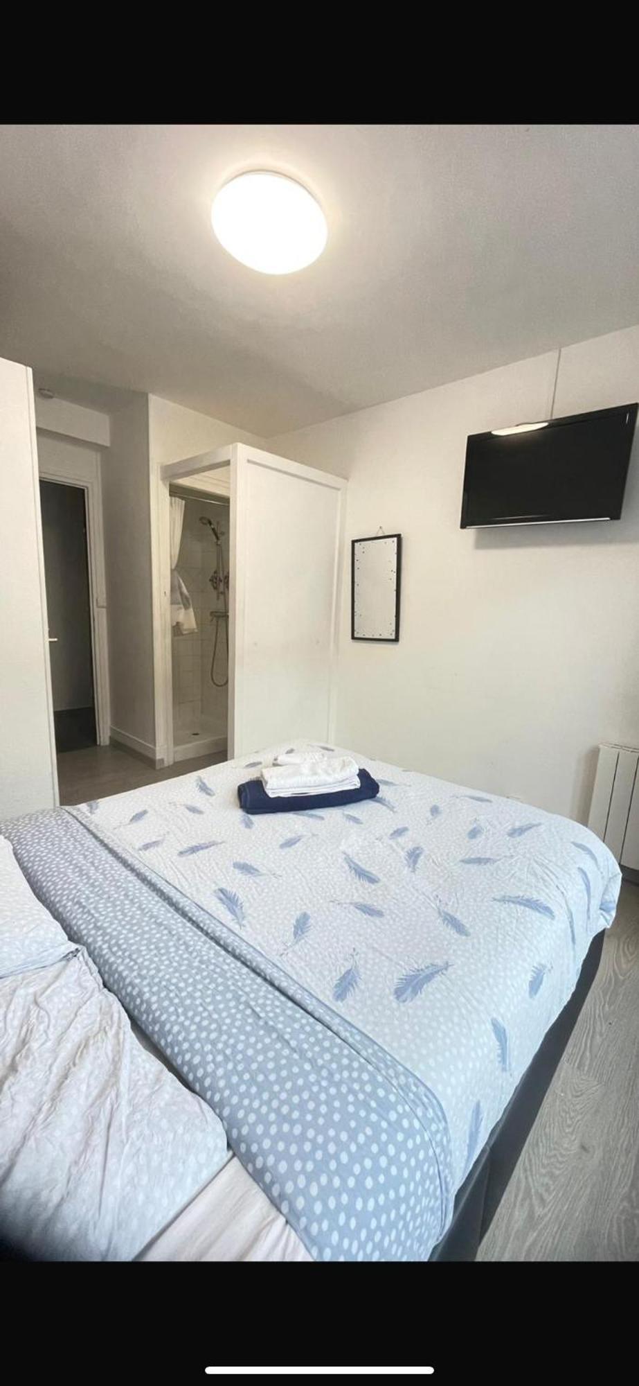 Chambre Double Beauvais Buitenkant foto